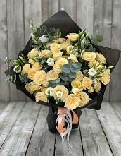 Букет цветов из:  Розы и Лизиантусы в Медвежьи Озера