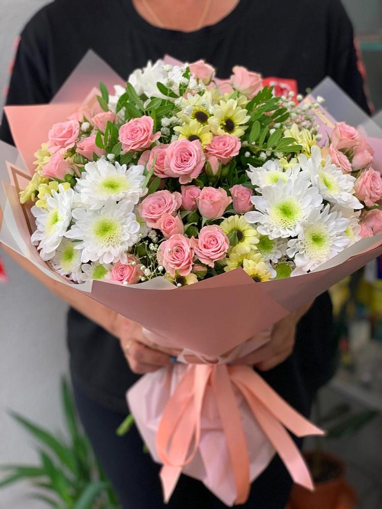 Букет цветов из: Розы и Хризантемы в Медвежьи Озера