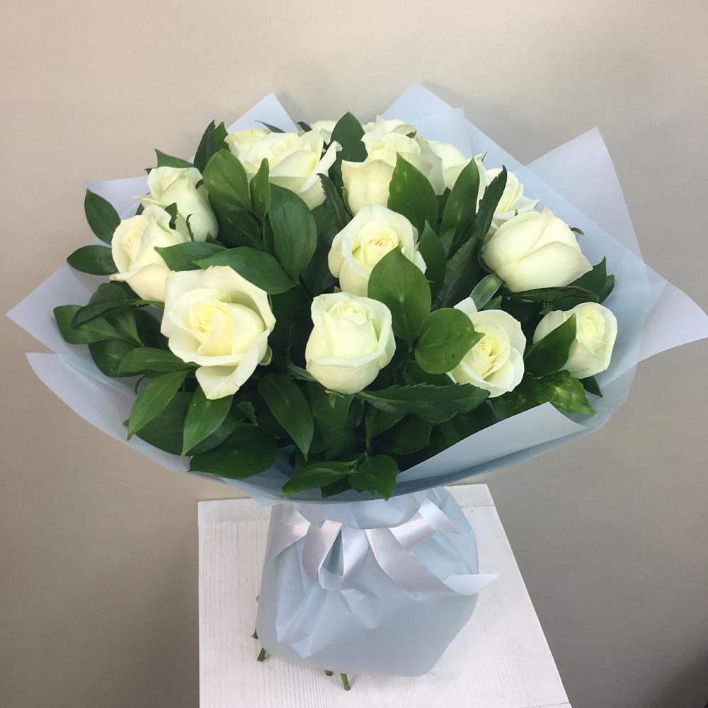 Букет 15 Белых роз Проуд в Медвежьи Озера