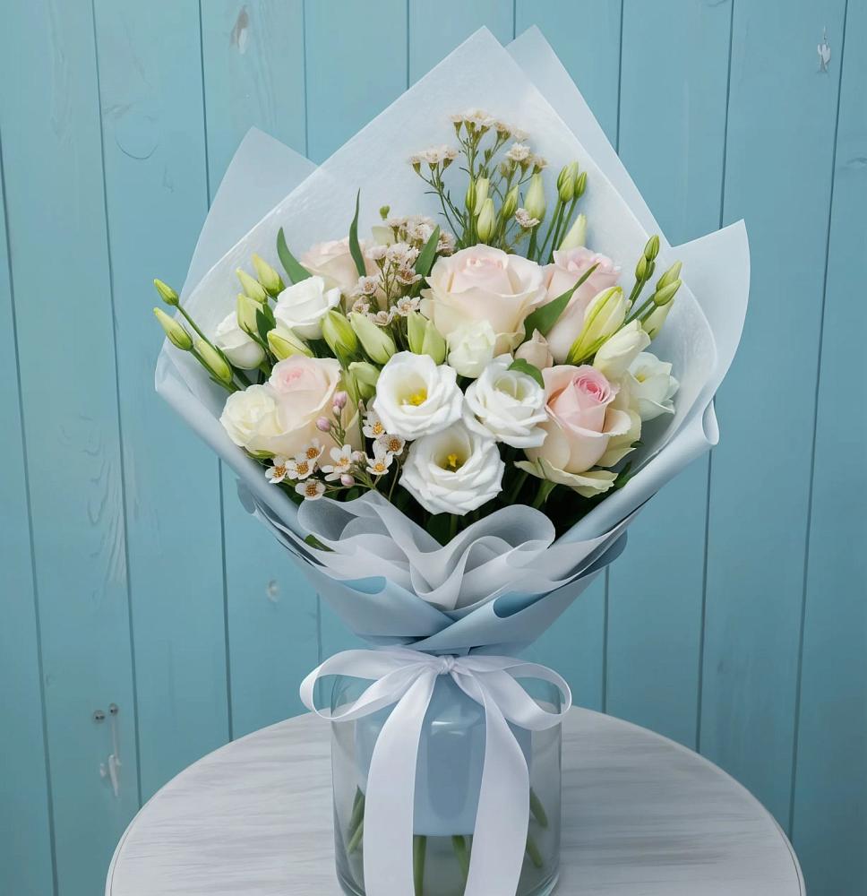 Букет цветов из: Розы и Лизиантусы в Медвежьи Озера