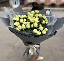 Букет Белые кустовые розы Солинеро в Медвежьи Озера