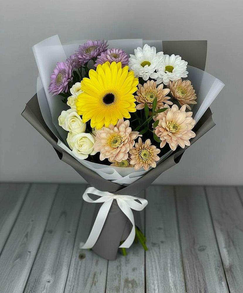 Букет цветов из: Розы, Герберы и Хризантемы в Медвежьи Озера