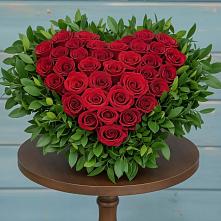 Цветочная композиция из Розы в виде сердца в Медвежьи Озера