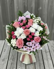 Букет цветов из:  Альстромерии, Гвоздики, Розы и Хризантемы в Медвежьи Озера