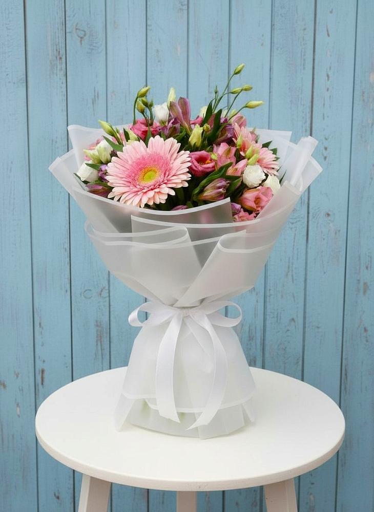 Букет цветов из: Герберы, Альстромерии и Лизиантусы в Медвежьи Озера