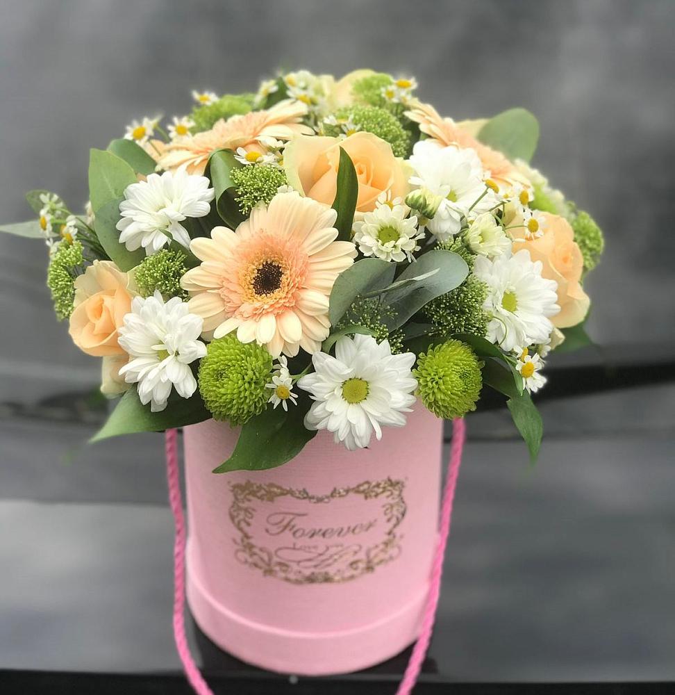 Цветочная композиция из Розы, Герберы и Хризантемы в шляпной коробке в Медвежьи Озера