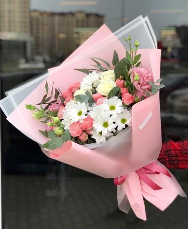Букет цветов из: Розы, Лизиантусы и Хризантемы в Медвежьи Озера