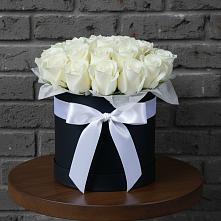 Цветочная композиция из Розы в шляпной коробке в Медвежьи Озера